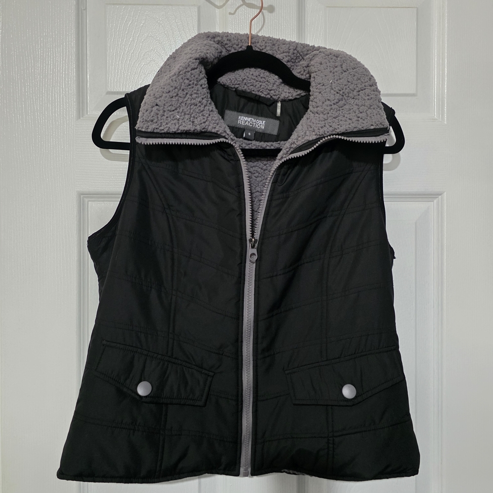 Kenneth Cole Black Quilted Vest with Gray Lining